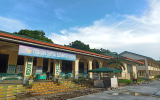 ティグバワン中央小学校　校舎