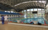 室内プールで強化選手練習中