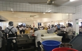 調理場から見た食堂の例