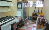 カイロ市内　小学校　学校によっては楽器があります。音楽室から先生が楽器を持って授業教室に向かいます