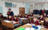 数学教師と学生達です。