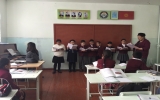 公立学校での音楽授業風景です